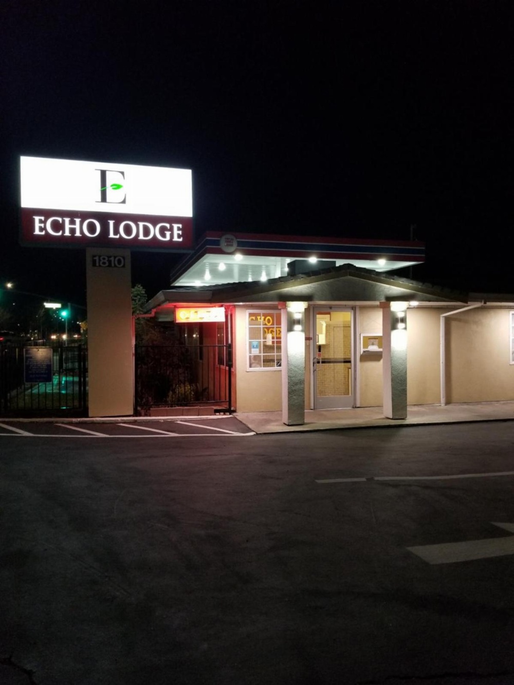 Echo Lodge Main image